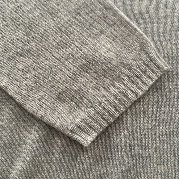 Woman’s Sweater - Picture 3 of 5